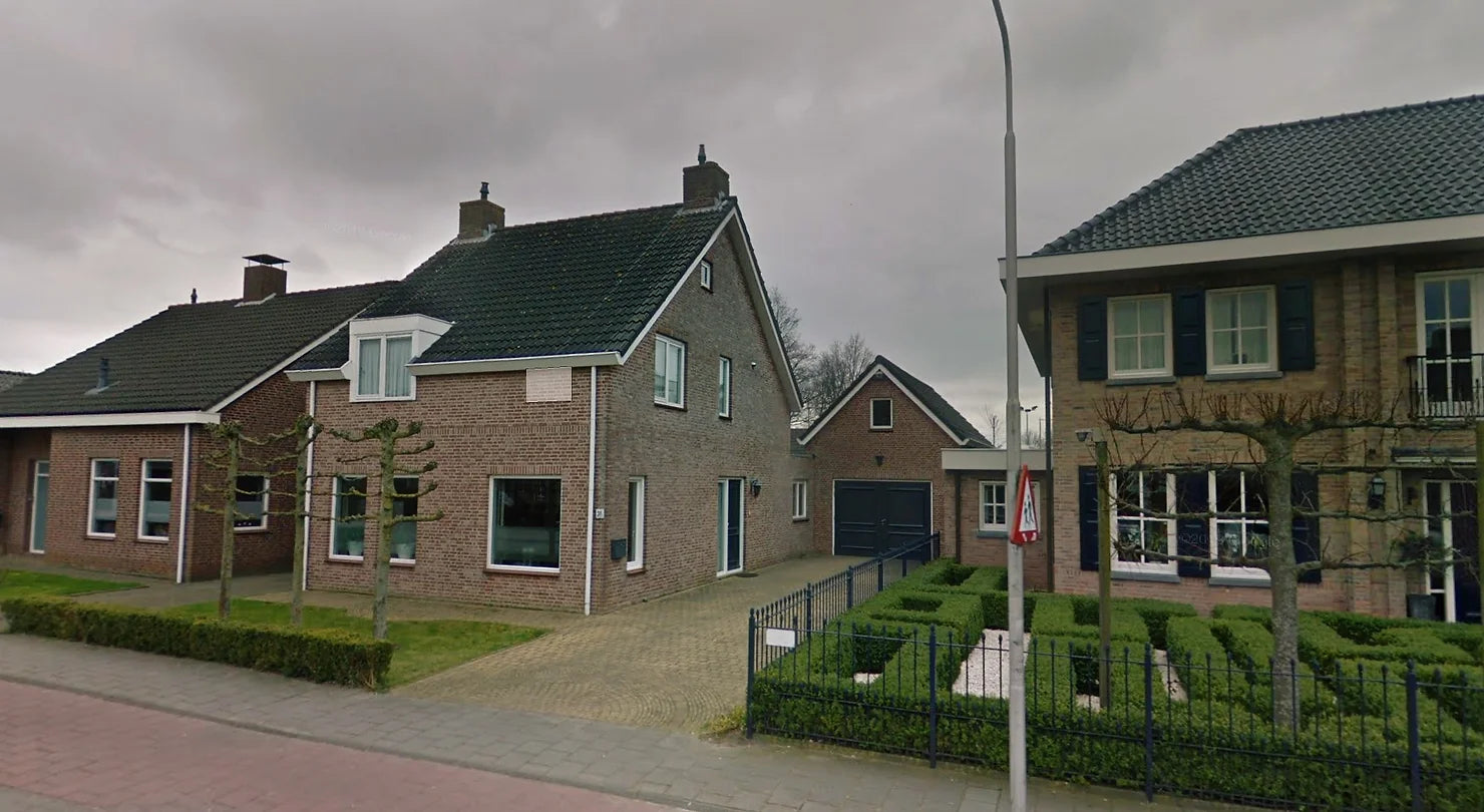 Dette dejlige hus i den hollandske landsby Kruisland vil blive opladet af Wekraft Zeus 3.0 Wind Turbine!
